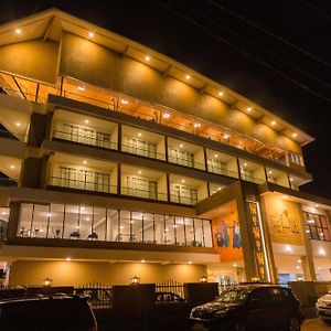 The Hut Restaurant & Boutique Hotel